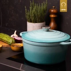 Chefarone Gietijzeren Pan - Braadpan Inclusief Deksel - Geschikt Voor Alle Warmtebronnen - Geëmailleerd Blauw 19 Chefarone Gietijzeren Pan - Braadpan Inclusief Deksel - Geschikt Voor Alle Warmtebronnen - Geëmailleerd Blauw -Kookpot Serie Winkel 1199x1200 7