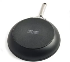 KitchenAid Hard Geanodiseerd Aluminium Koekenpannenset ø20+24+28cm - Zwart - Inductie 16 KitchenAid Hard Geanodiseerd Aluminium Koekenpannenset ø20+24+28cm - Zwart - Inductie -Kookpot Serie Winkel 1200x1069 3