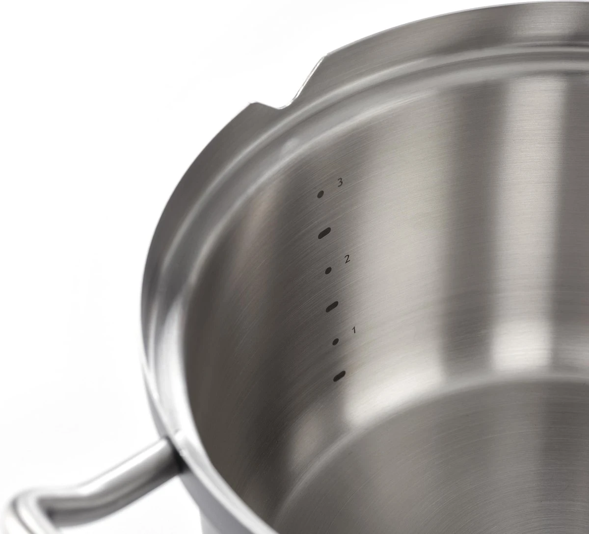 BK Q-linair Master Black Kookpannenset - 4-delig - Veilig Afgietsysteem - Inductie 12 BK Q-linair Master Black Kookpannenset - 4-delig - Veilig Afgietsysteem - Inductie - Afbeelding 10