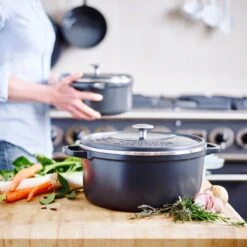 GreenPan Featherweights Braadpan 22cm - Zwart - Inductie - PFAS-vrij 15 GreenPan Featherweights Braadpan 22cm - Zwart - Inductie - PFAS-vrij -Kookpot Serie Winkel 1200x1199 16