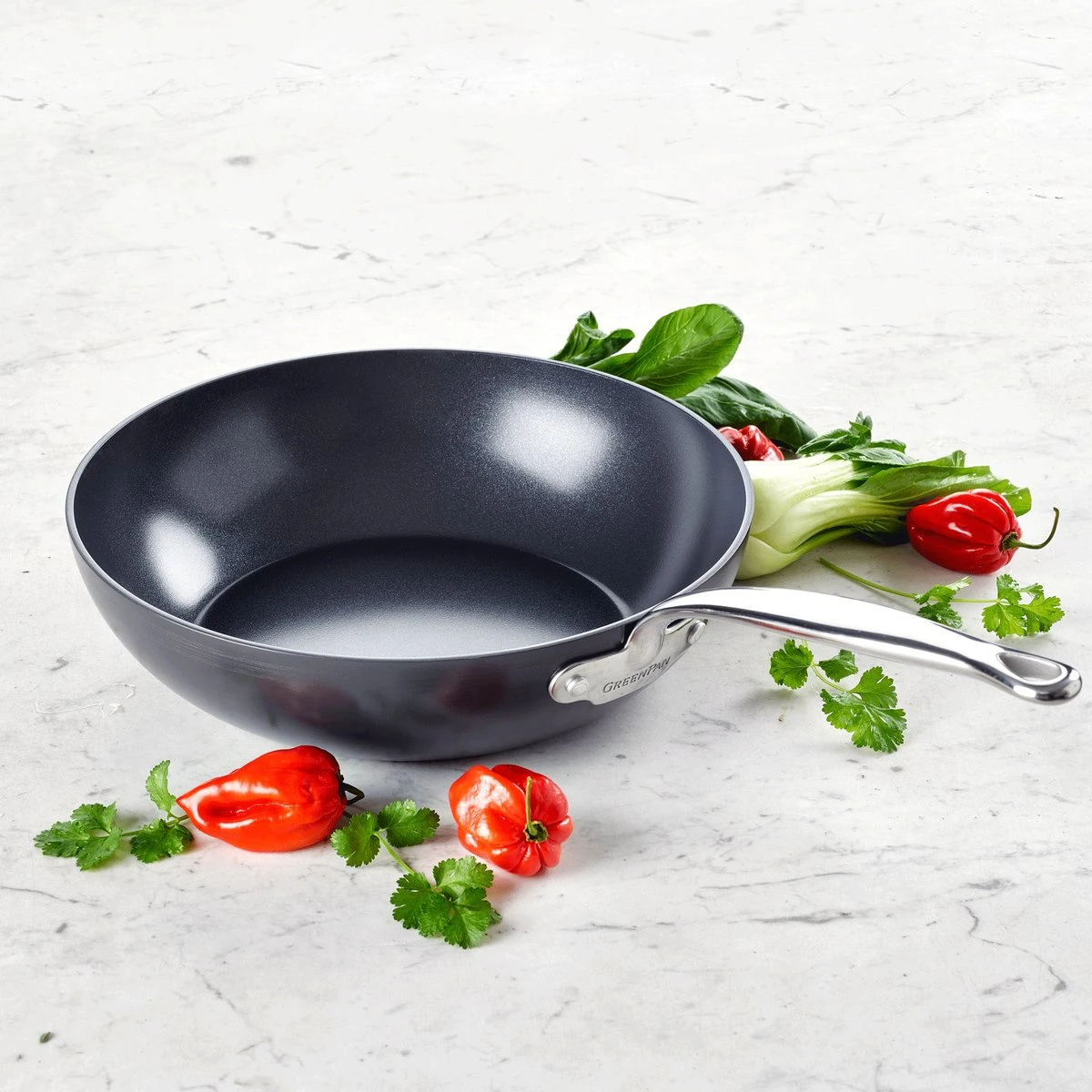 GreenPan Barcelona Infinity Pro Wokpan 28cm - Zwart - Inductie - PFAS-vrij 4 GreenPan Barcelona Infinity Pro Wokpan 28cm - Zwart - Inductie - PFAS-vrij - Afbeelding 2