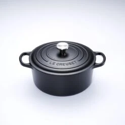 Le Creuset Signature Braadpan - 4,2 L - 24 Cm - Zwart -Kookpot Serie Winkel 1200x1200 1327