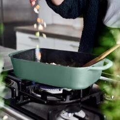 Springlane Gietijzer Ovenschaal Mint - 39,2 X 21,2 Cm, 4 L 17 Springlane Gietijzer Ovenschaal Mint - 39,2 X 21,2 Cm, 4 L -Kookpot Serie Winkel 1200x1200 1561