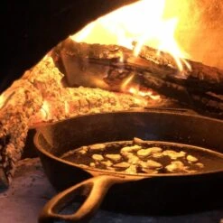 Valhal Outdoor Skillet / Koekenpan Met Steel - Gietijzer, Diameter 30cm - VH30 17 Valhal Outdoor Skillet / Koekenpan Met Steel - Gietijzer, Diameter 30cm - VH30 -Kookpot Serie Winkel 1200x1200 586