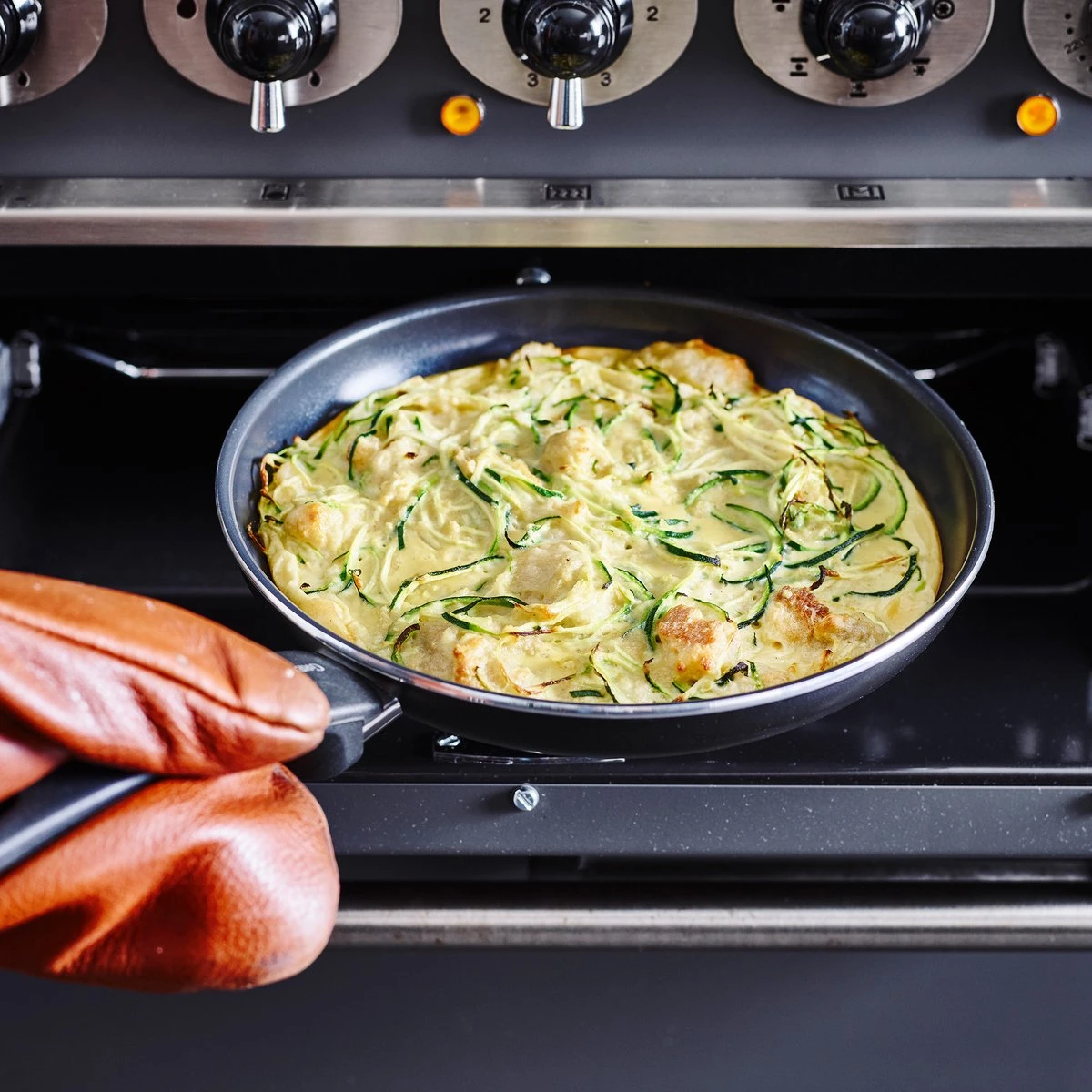 GreenPan Cambridge Koekenpannenset Ø 20cm + Ø 28cm - Zwart - Inductie - PFAS-vrij 19 GreenPan Cambridge Koekenpannenset Ø 20cm + Ø 28cm - Zwart - Inductie - PFAS-vrij - Afbeelding 17