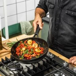 KitchenAid Classic Forged Aluminium Wok ø28cm - Zwart - Inductie - Anti-aanbak 27 KitchenAid Classic Forged Aluminium Wok ø28cm - Zwart - Inductie - Anti-aanbak -Kookpot Serie Winkel 1200x1200 984