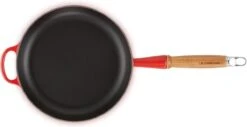 Le Creuset Koekenpan Signature Kersenrood - ø 28 Cm / 2.6 Liter - Geëmailleerde Anti-aanbaklaag -Kookpot Serie Winkel 1200x616