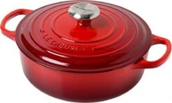 Le Creuset - Gietijzeren - Lage Braadpan - 24cm - Kersenrood -Kookpot Serie Winkel 1200x719 2
