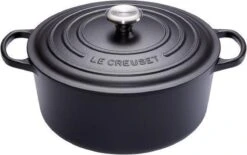 Le Creuset Signature Braadpan - 4,2 L - 24 Cm - Zwart -Kookpot Serie Winkel 1200x754 7