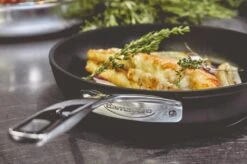 Demeyere Alu Pro Dura Glide Koekenpan - Ø 24 & Ø 28cm - Titanium 17 Demeyere Alu Pro Dura Glide Koekenpan - Ø 24 & Ø 28cm - Titanium -Kookpot Serie Winkel 1200x799 45