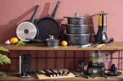 Swiss Pro+ - SWP41D22 - Pannenset 41 Delig - Foodprocessor - Messenblok 8 Delig - Kookgerei Set Met Houder 7 Delig - Starters Pakket - 2022 Serie - Limited Edition -uitzet 20 Swiss Pro+ - SWP41D22 - Pannenset 41 Delig - Foodprocessor - Messenblok 8 Delig - Kookgerei Set Met Houder 7 Delig - Starters Pakket - 2022 Serie - Limited Edition -uitzet -Kookpot Serie Winkel 1200x799 92