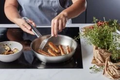 Demeyere Restoline 3 RVS Koekenpan – Koekenpan Inductie - 28 Cm – PTFE-vrij 13 Demeyere Restoline 3 RVS Koekenpan – Koekenpan Inductie - 28 Cm – PTFE-vrij -Kookpot Serie Winkel 1200x800 101