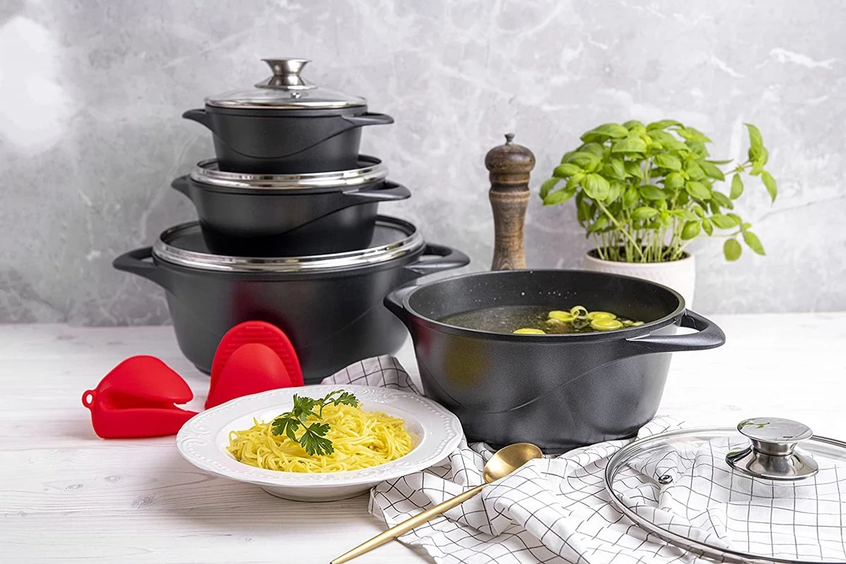 Smile - 8 Delige Pannenset - Antiaanbaklaag - Vaatwasser Bestendig - Geschikt Voor Iedere Kookplaat - MGK-18 - Zwart 9 Smile - 8 Delige Pannenset - Antiaanbaklaag - Vaatwasser Bestendig - Geschikt Voor Iedere Kookplaat - MGK-18 - Zwart - Afbeelding 7