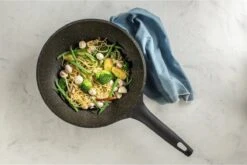 Sola - Wokpan Fair Cooking Zwart/wit Greblon Anti Aanbaklaag -Kookpot Serie Winkel 1200x802 9