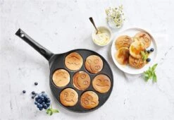 Royal Swiss Crêpemaker - Pancake Pannenkoeken 7 Kop - Marmeren Anti Aanbaklaag Met Smiley -Kookpot Serie Winkel 1200x824 2