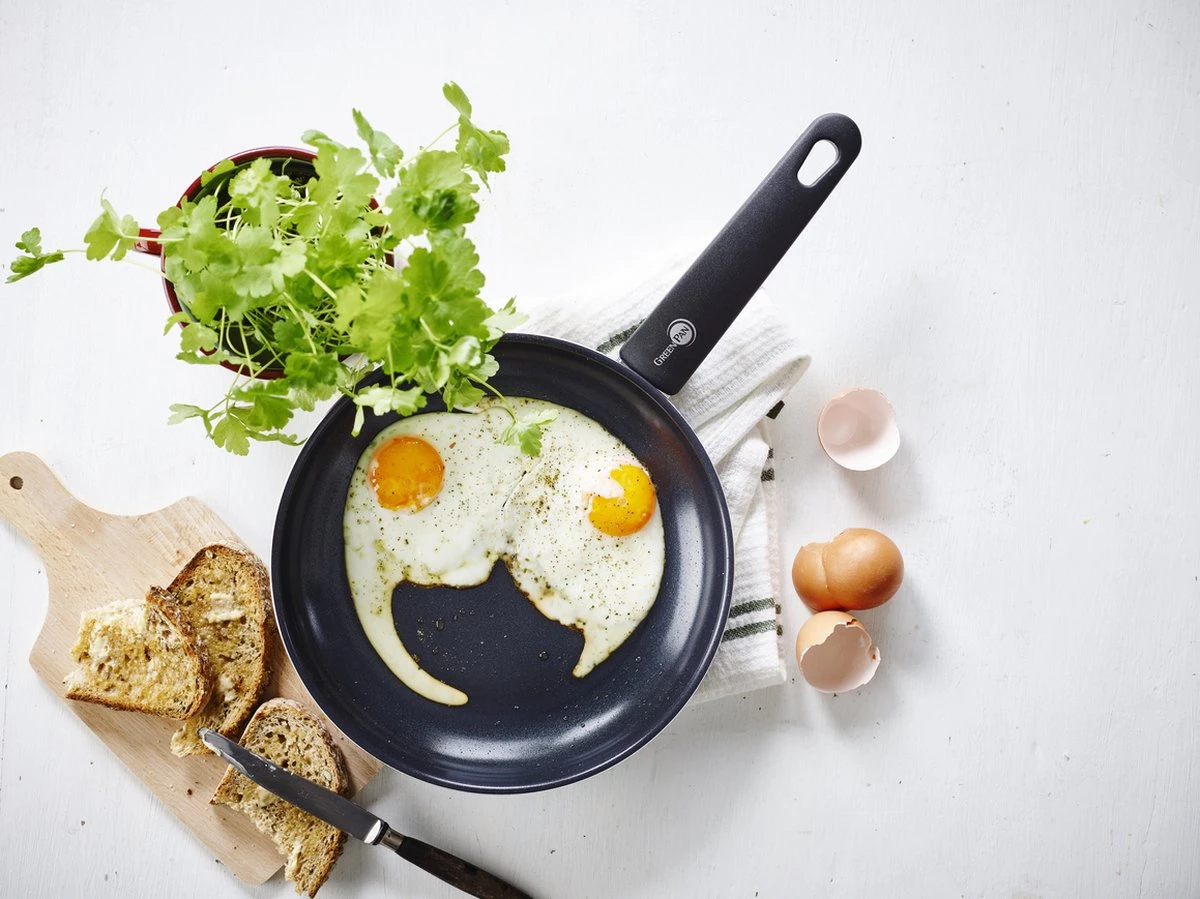 GreenPan Cambridge Koekenpannenset Ø 20cm + Ø 28cm - Zwart - Inductie - PFAS-vrij 4 GreenPan Cambridge Koekenpannenset Ø 20cm + Ø 28cm - Zwart - Inductie - PFAS-vrij - Afbeelding 2