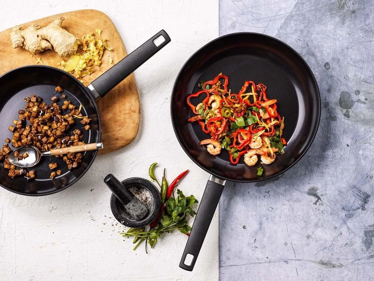 Gero Erik Wok Ø 28 Cm - Aluminium - Inductie - PFAS-vrij 6 Gero Erik Wok Ø 28 Cm - Aluminium - Inductie - PFAS-vrij - Afbeelding 4