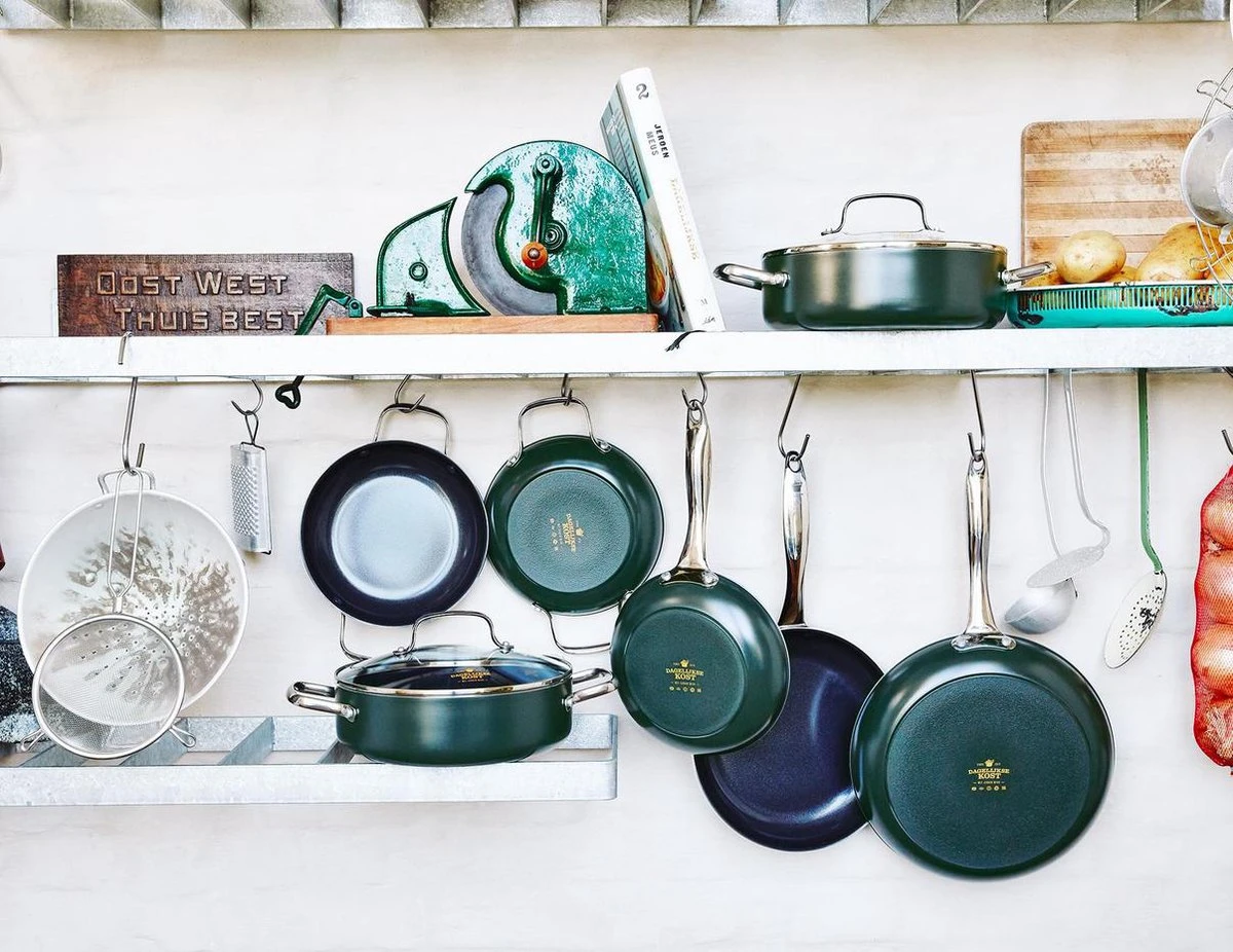 Dagelijkse Kost Door Jeroen Meus - Hapjespan Met Deksel ø24cm - Inductie - PFAS-vrij 6 Dagelijkse Kost Door Jeroen Meus - Hapjespan Met Deksel ø24cm - Inductie - PFAS-vrij - Afbeelding 4