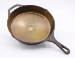 Koock Amsterdam® Skillet Gepolijst Gietijzer - 25cm - Koekenpan - Geschikt Voor Alle Warmtebronnen -Kookpot Serie Winkel 1200x930 3