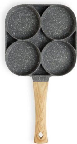 Magnani - Eierpan - 4 Bakplaten Van ⌀ 8 Cm - Voor Gas- En Elektrische Kookplaten - Aluminium - Houten Handvat - 38 X 18.7 X 2 Cm -Kookpot Serie Winkel 643x1200 1