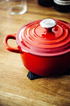 Le Creuset Braadpan Signature Kersenrood - ø 28 Cm / 6.7 Liter -Kookpot Serie Winkel 801x1200 8