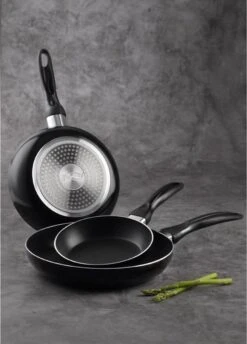 San Ignacio Koekenpannenset 16-20-24cm 34 San Ignacio Koekenpannenset 16-20-24cm -Kookpot Serie Winkel 861x1200