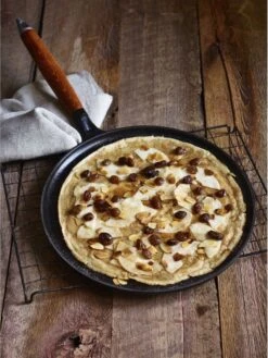 Staub Flensjespan - Houten Steel - 28 Cm - Zwart -Kookpot Serie Winkel 901x1200 1